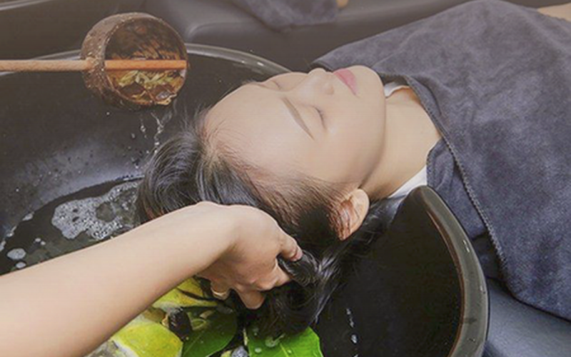 Cỏ thơm spa chuyên về liệu pháp gội đầu thiên nhiên 