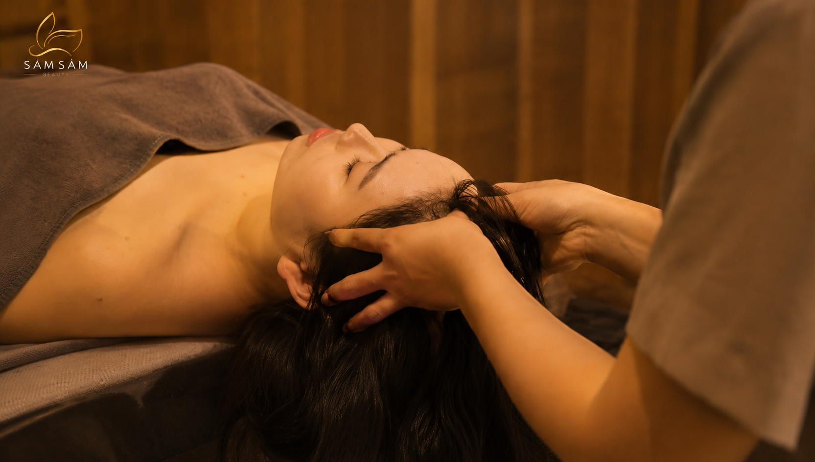 Gội đầu dưỡng sinh quận 1 tại Sam Sam Beauty gi&uacute;p thư th&aacute;i